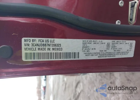 2022 Jeep Compass Latitude 4X4 z USA, uszkodzony, nr VIN 3C4NJDBB7NT206323